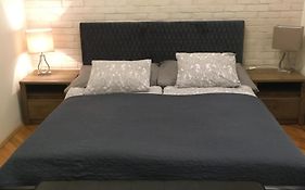 Rustic Apartman